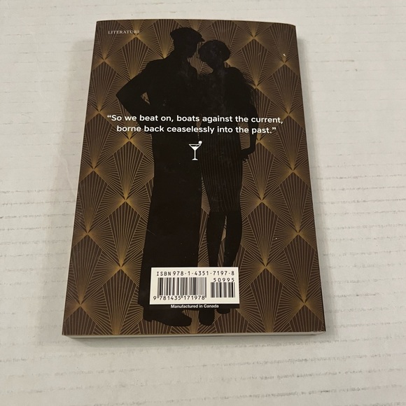 🍉Any books 2/$12 Like New The Great Gatsby by F. Scott Fitzgerald paperback book - Picture 3 of 3